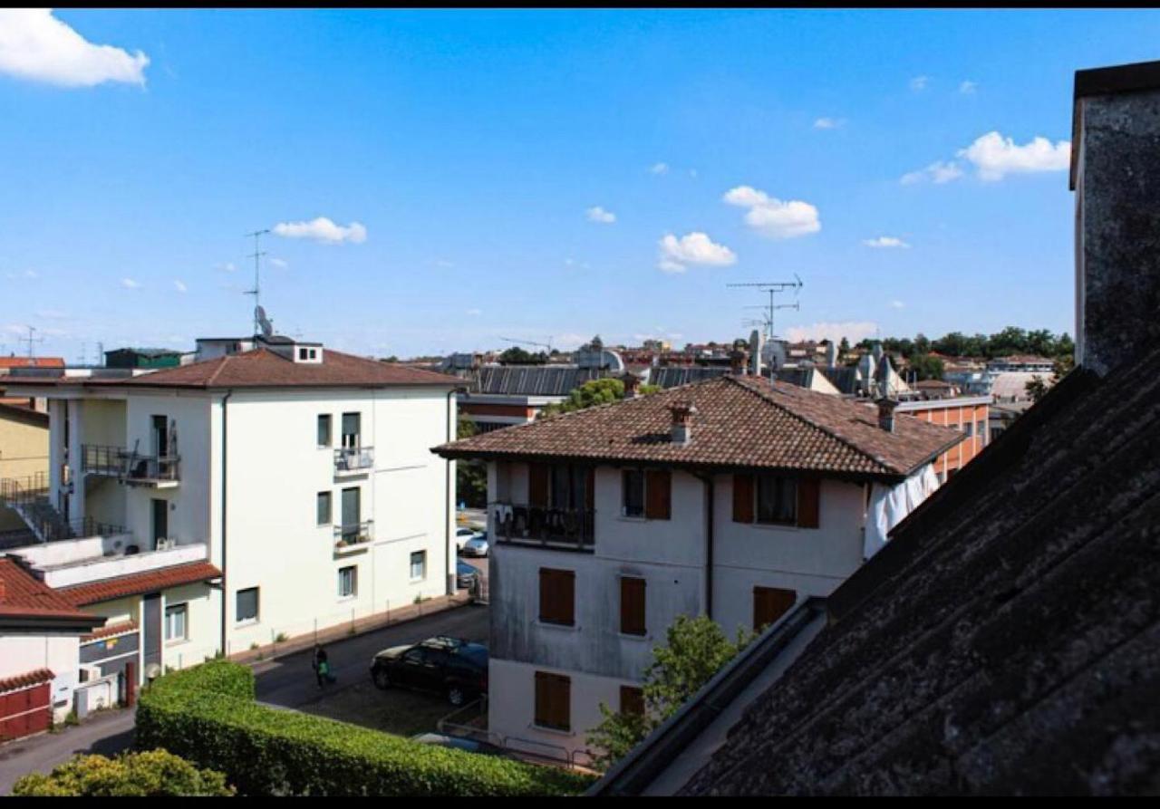 La Magnolia Apartments II Rose Desenzano del Garda Bagian luar foto