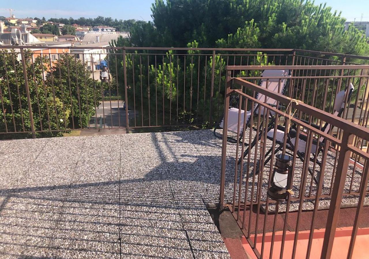 La Magnolia Apartments II Rose Desenzano del Garda Bagian luar foto